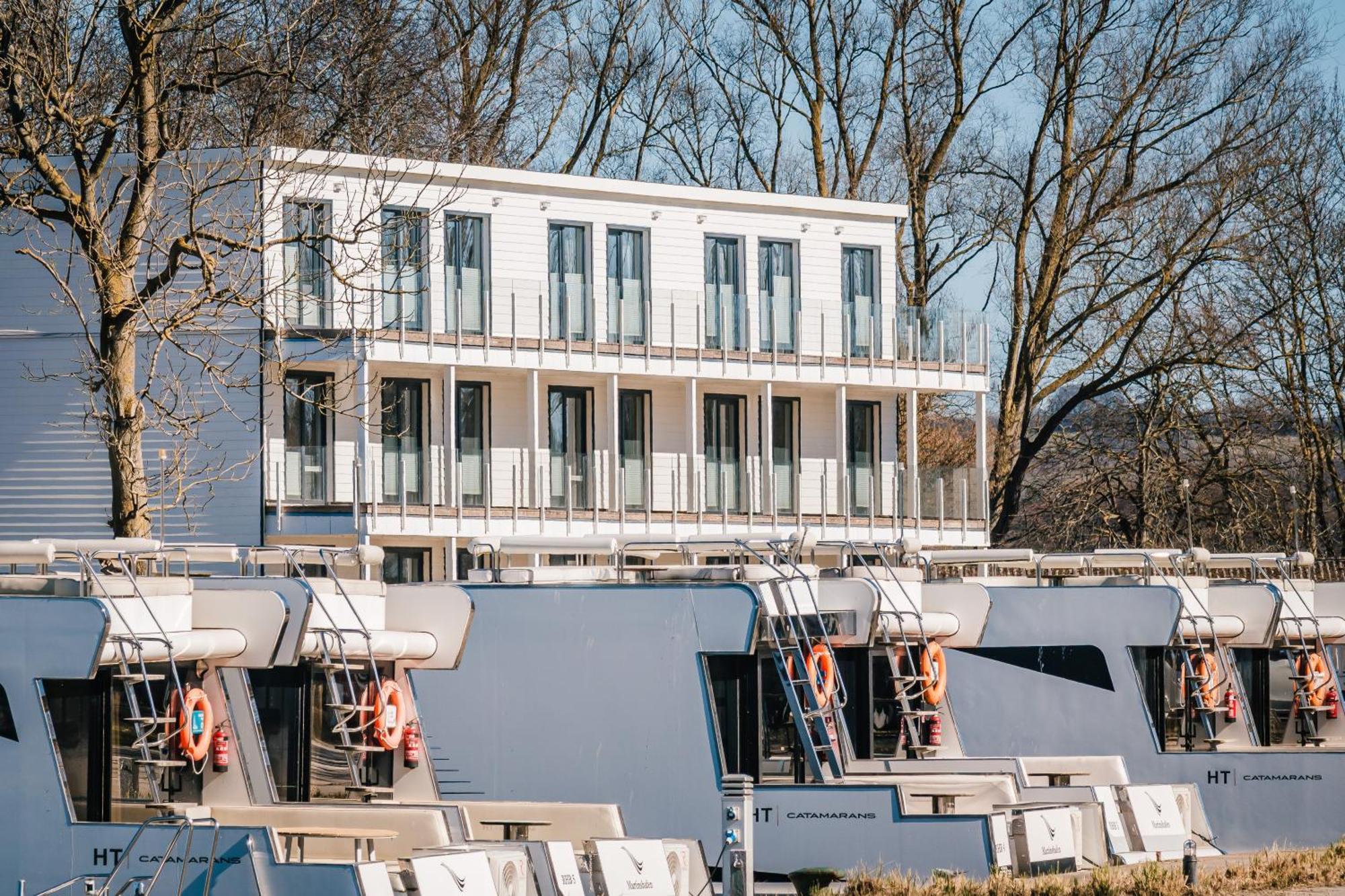 Marina Martinshafen - Lotsenhaus Neuhof (Rugen) Exterior foto